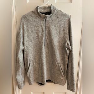 Men’s Lululemon At Ease Half-Zip
Heathered Melody Light Grey / Black